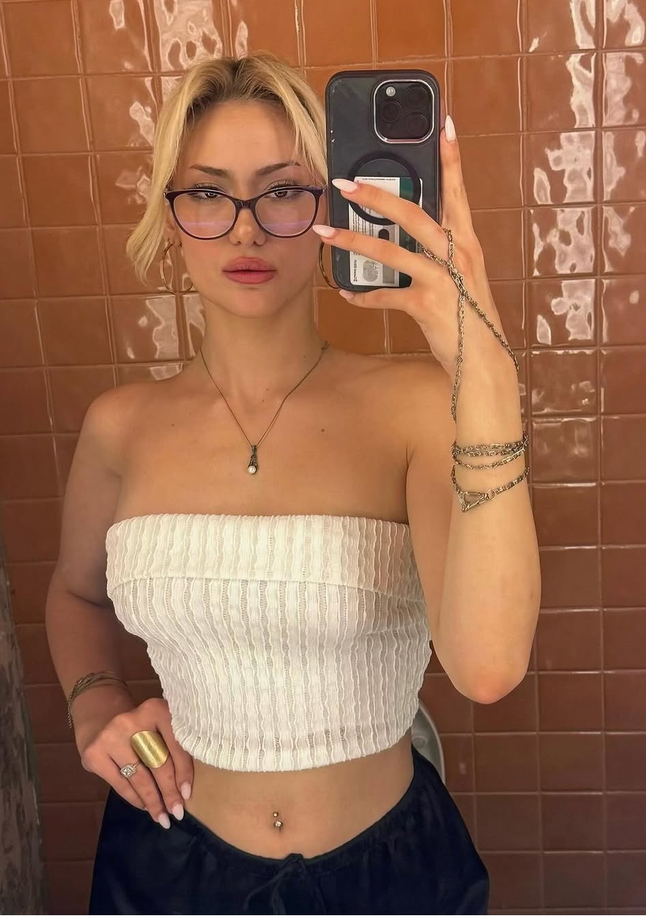 Çöğmen Birlikte Başarı Bayan Escort Halime