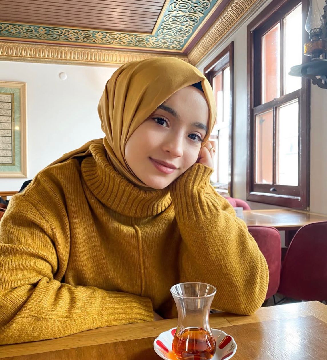 Elcik Güleryüzlü Kadın Bayan Escort Sevinç