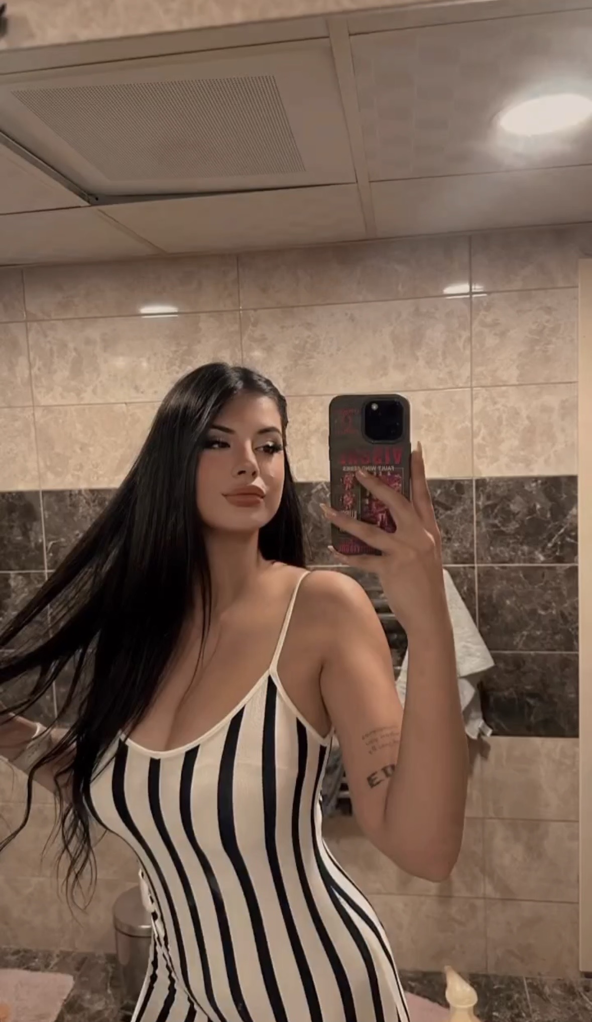 Ege Seçici Escort Dila